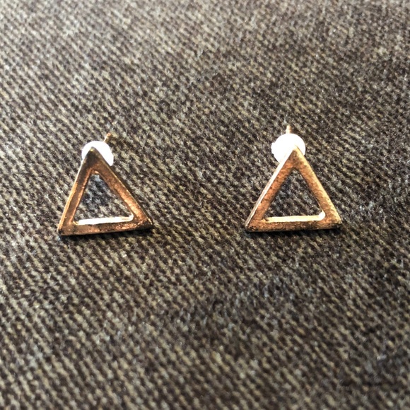 Simple Triangle Earrings - Picture 8 of 8